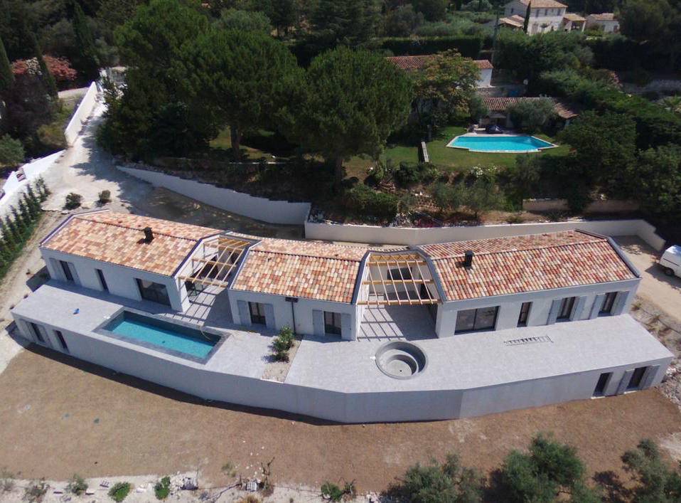 construction villas sur grand terrain avec piscine eguilles bdr