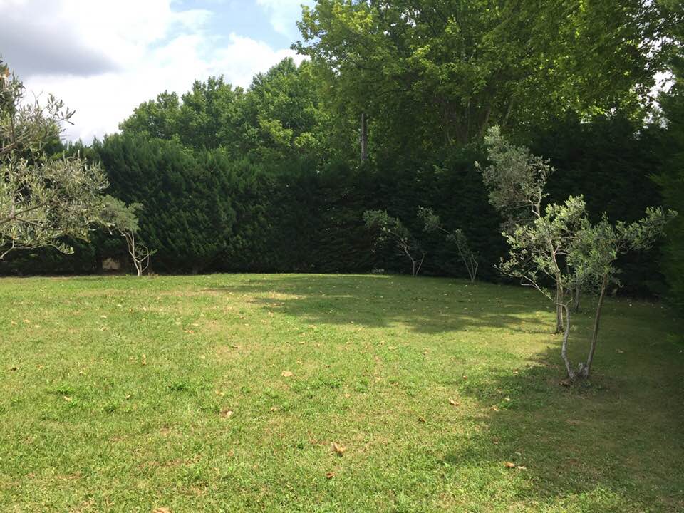 JOLI TERRAIN POUR CONSTRUIRE VOTRE MAISON À EYGUIÈRES 13430 DANS LES BOUCHES DU RHONE